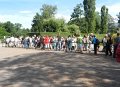 10 - Viele, viele Menschen - lange Schlangen fuer die Bootsfahrt in Gondwanaland